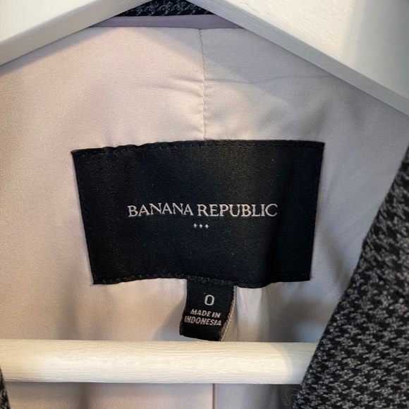 Banana Republic Houndstooth Blazer - Picture 2 of 5